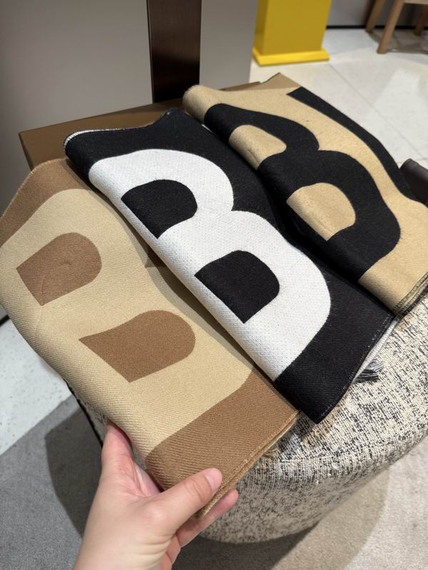 Burberry Scarf 36X180cm  E111604